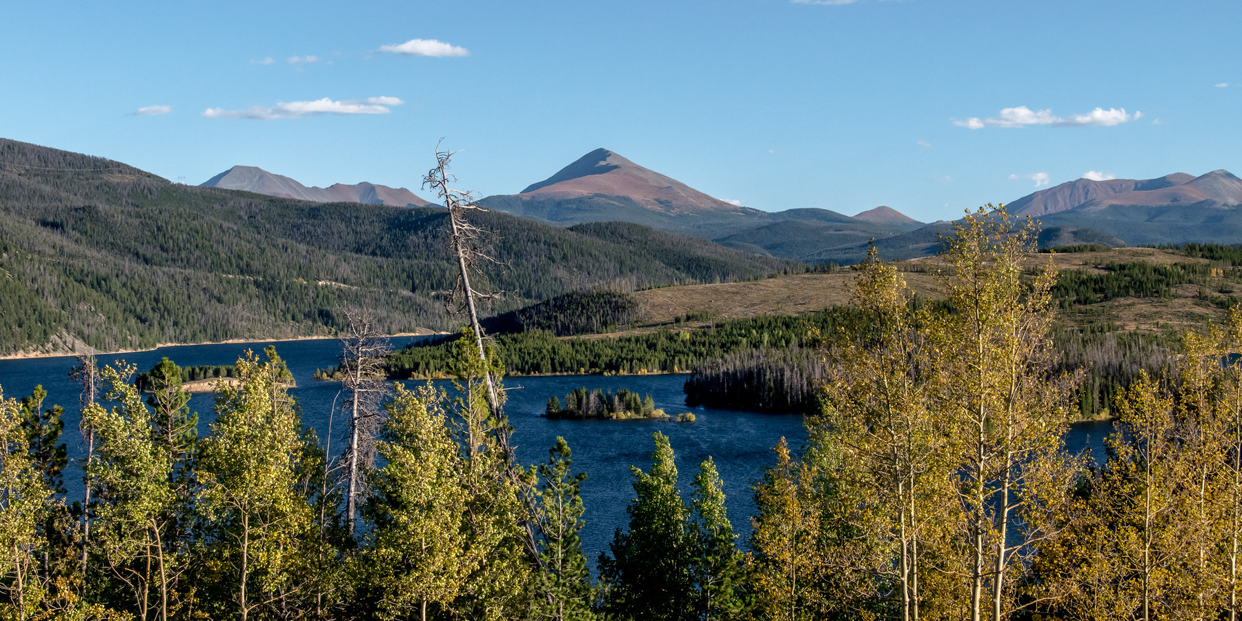 Old Dillon Reservoir - hiking in Colorado