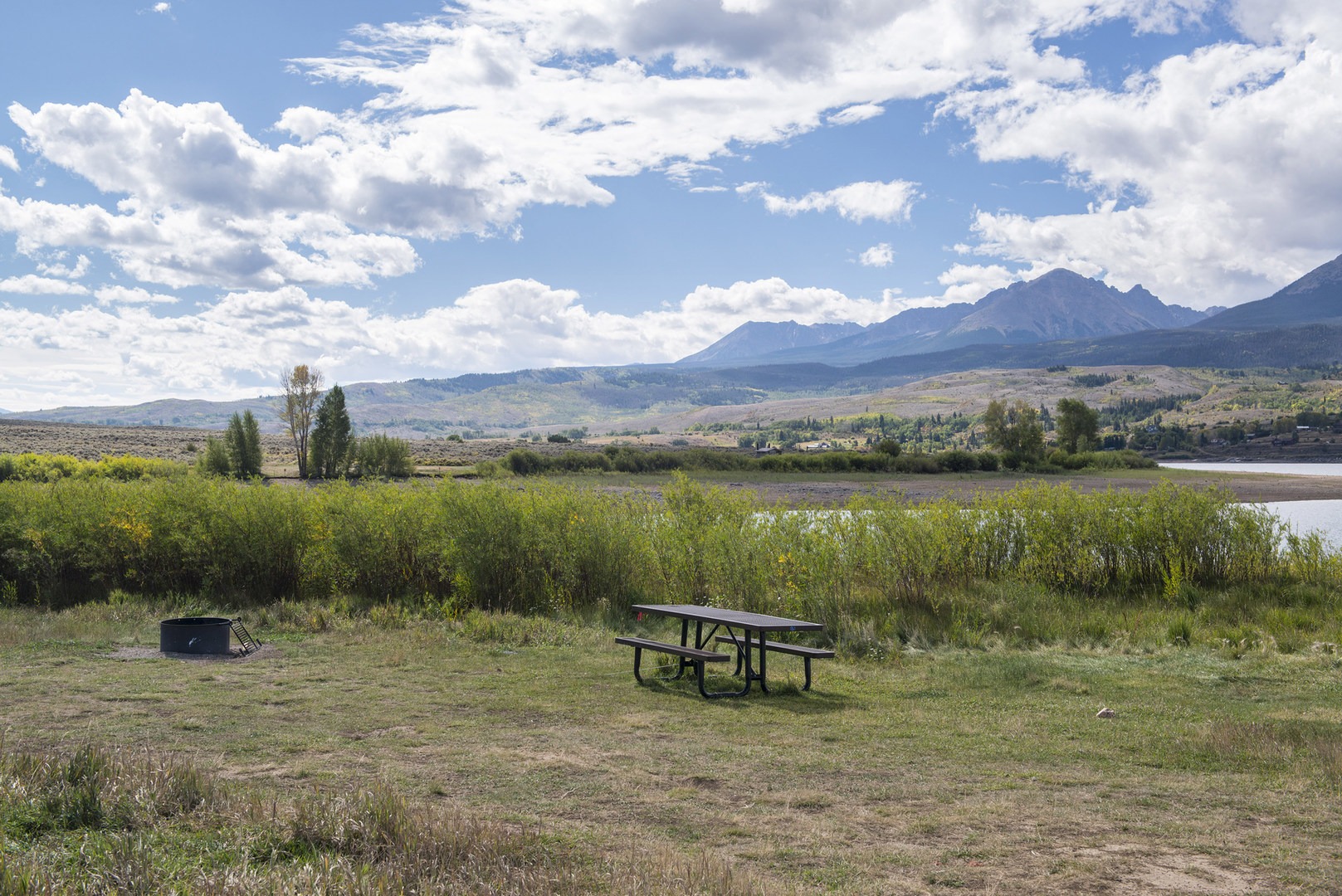 Escape to Tranquility: Colorado's Cow Creek Campground, Your Gateway to Adventure