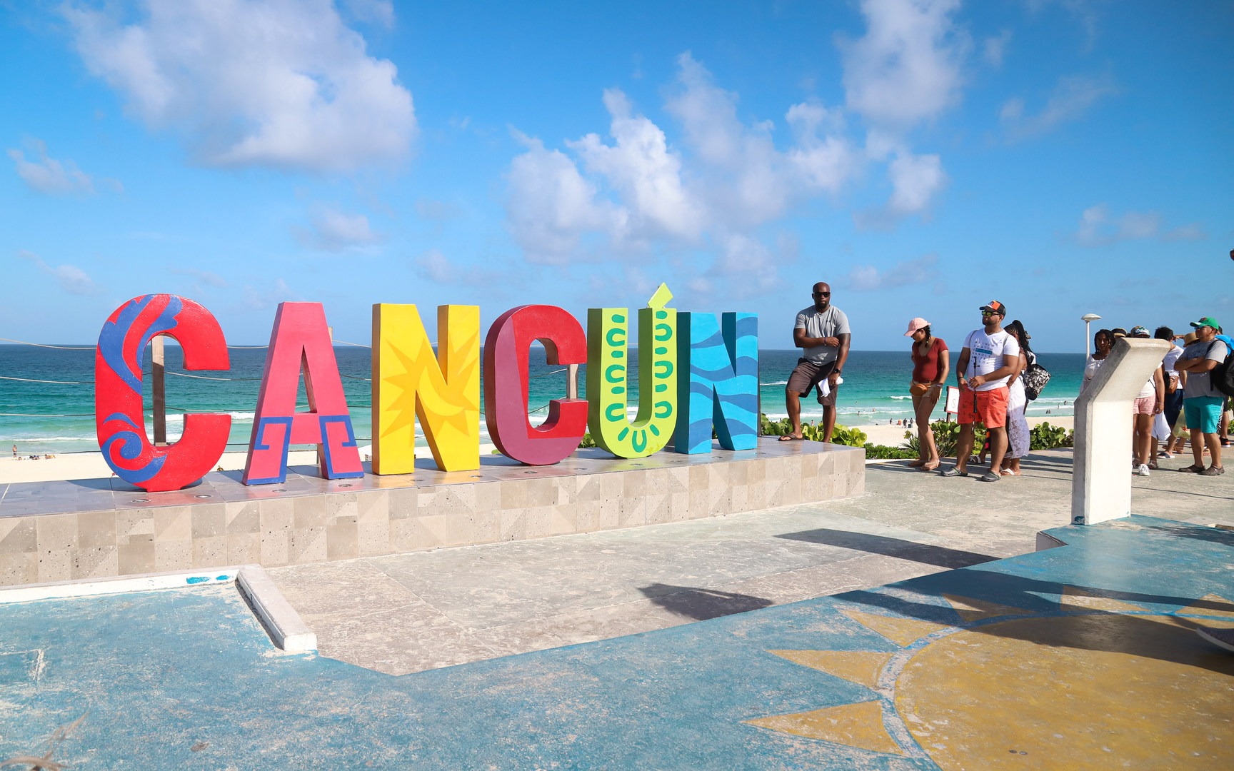 delfines beach cancun