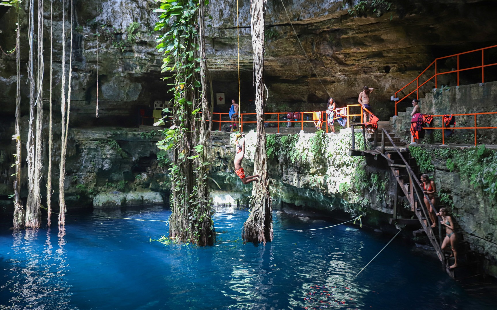 Cenote Oxman | Outdoor Project