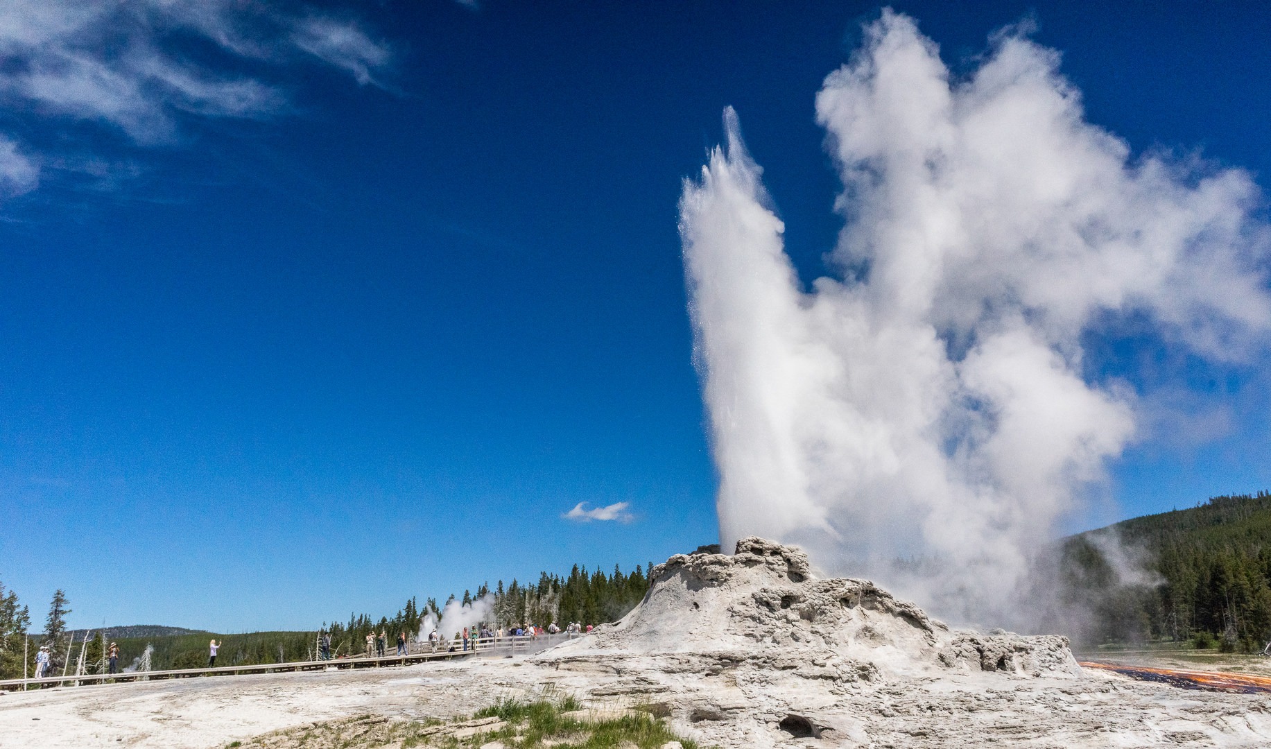 Guide to the Geysers + Hydrothermal Features of Yellowstone National