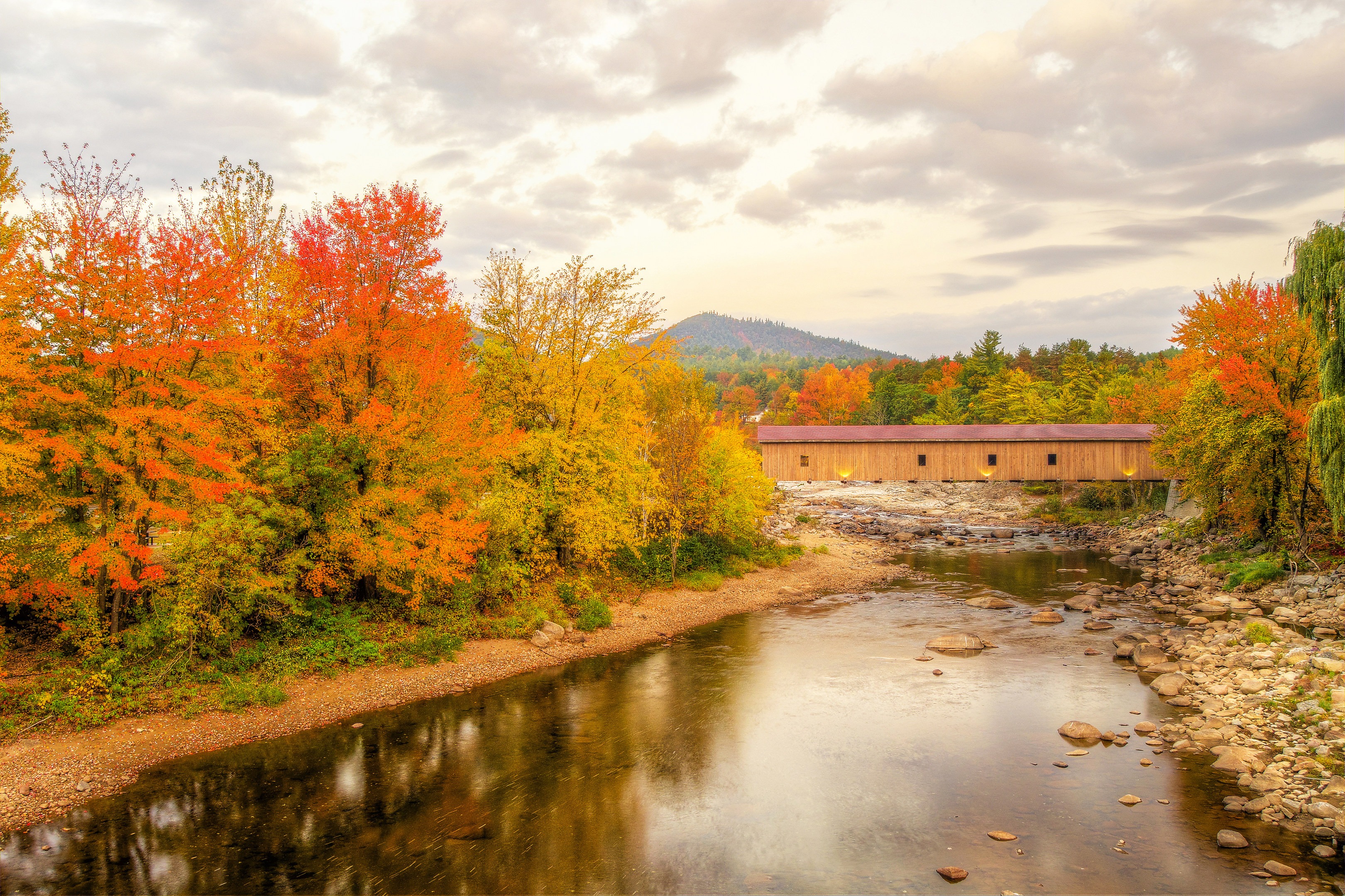 Our favorite fall combo? Cool hikes and colorful leaves