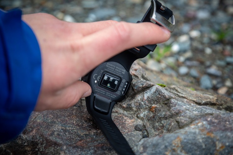 Suunto spartan trainer wrist hr vs forerunner 235 online